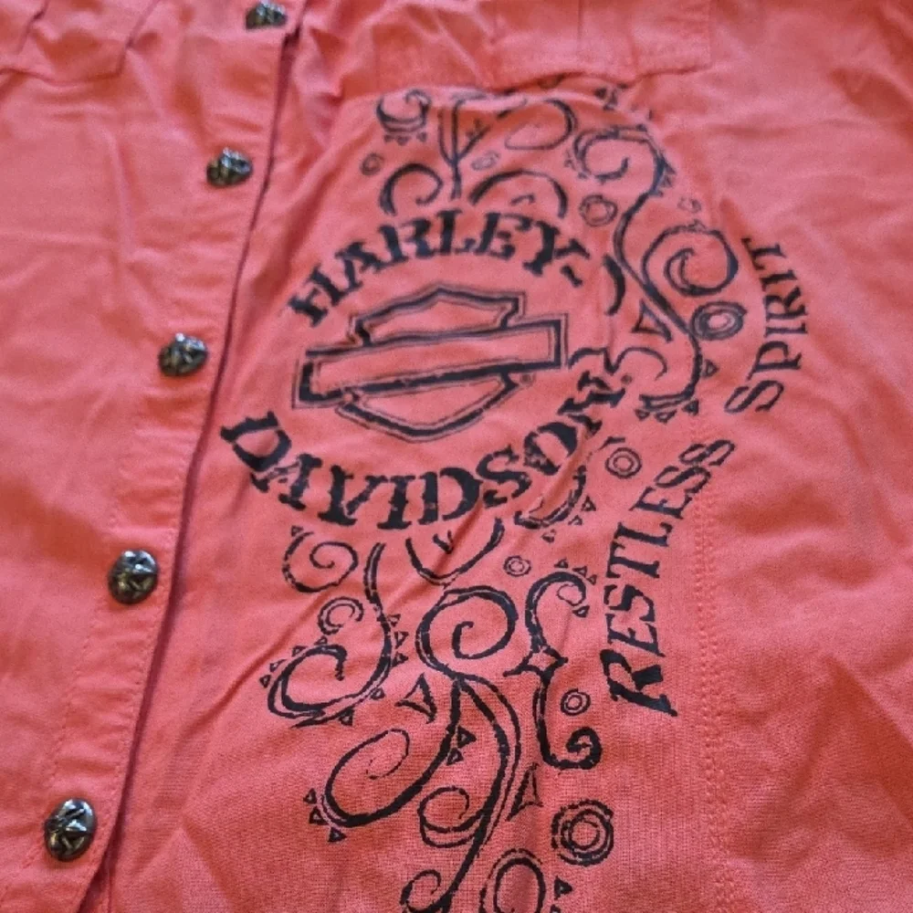 Harley-Davidson Coral Button-Front Tank with Logo Print - Picture 3 of 10